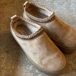 Cozy Tan Suede Mules with Plush Lining